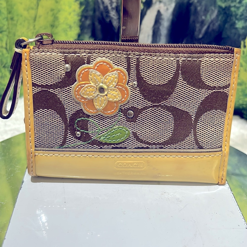 Coach mini Card/Keychain Holder with 2 Rings & Croc Keychain - Picture 6 of 11